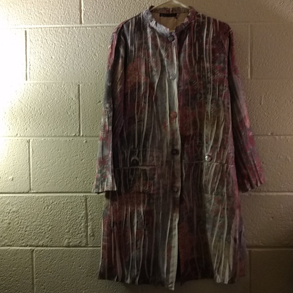 Long Duster,beige lining,mother of pearl buttons,